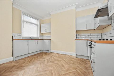 3 bedroom terraced house for sale, Bradford Road, Stanningley, Pudsey, West Yorkshire