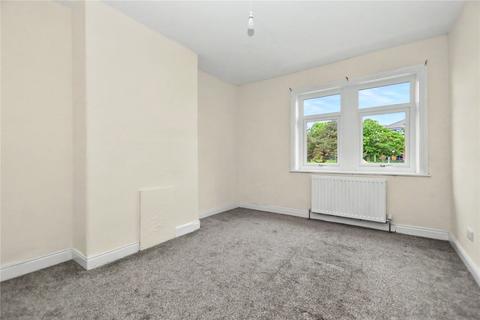 3 bedroom terraced house for sale, Bradford Road, Stanningley, Pudsey, West Yorkshire