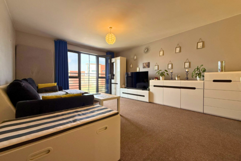 2 bedroom apartment for sale, West Gate Plaza, Moor Street, West Bromwich, B70 7AD