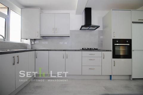 4 bedroom house for sale, Greenhill Road, Leicester