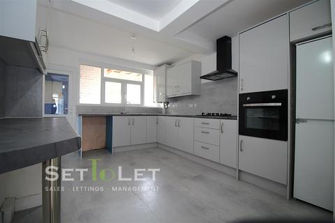 4 bedroom house for sale, Greenhill Road, Leicester