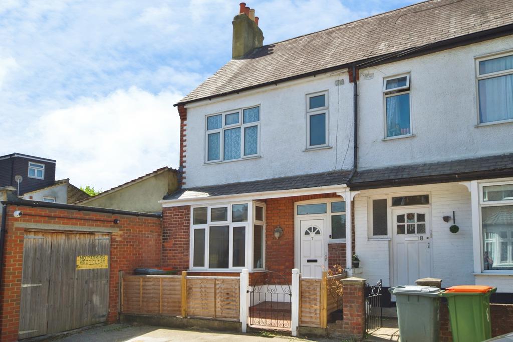 3 bedroom end of terrace house for sale