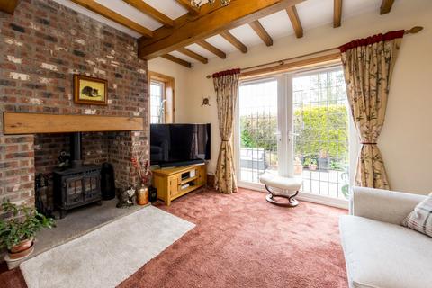 3 bedroom cottage for sale, Exley Gate, Denby Dale, Huddersfield, HD8