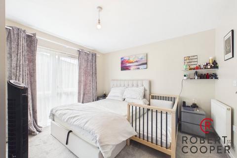 2 bedroom apartment for sale, Arla Place, Ruislip, HA4