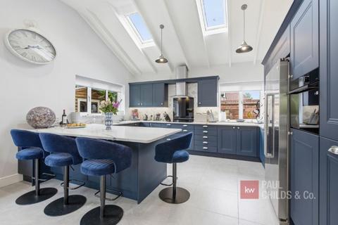 4 bedroom bungalow for sale, The Conifers, Maidenhead, SL6