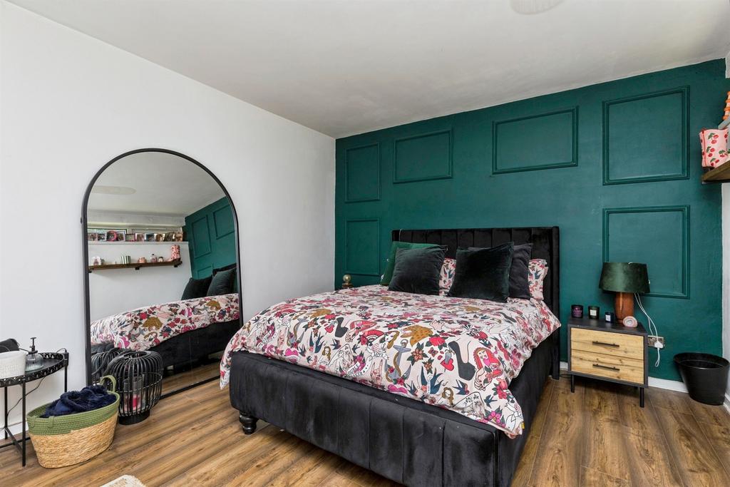 Ifield Drive, Crawley - View 6