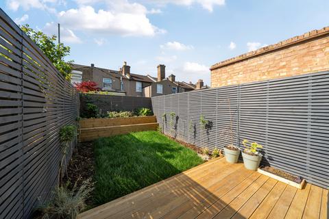 3 bedroom terraced house for sale, Waite Davies Road, Lee