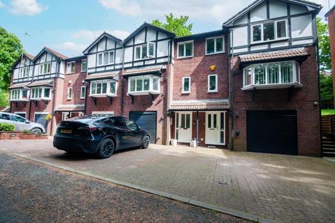 4 bedroom townhouse for sale, Lowther Close, Manchester M25