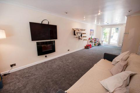 4 bedroom townhouse for sale, Lowther Close, Manchester M25