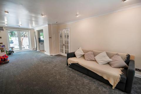 4 bedroom townhouse for sale, Lowther Close, Manchester M25