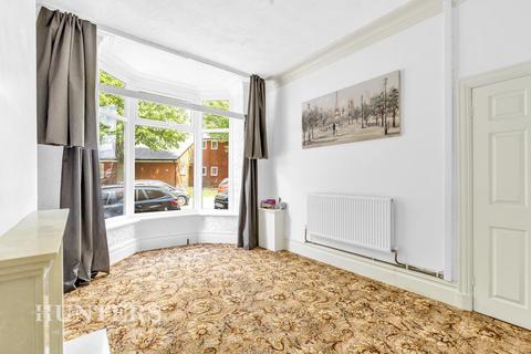 3 bedroom end of terrace house for sale, Incline Road, Hollinwood, Oldham