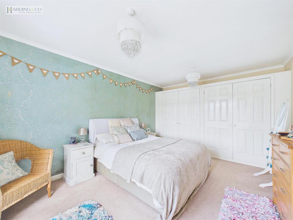 Bedroom 1.jpg
