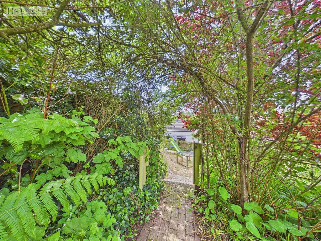Garden (1).jpg