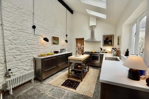 3 bedroom terraced house for sale, Market Place, Wells