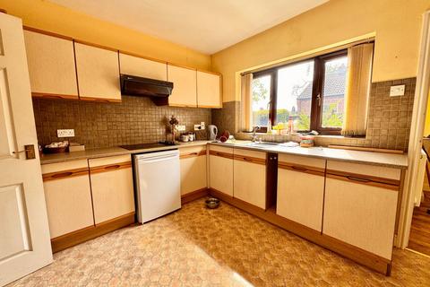 3 bedroom detached bungalow for sale, 6 Moorside View, Ripon