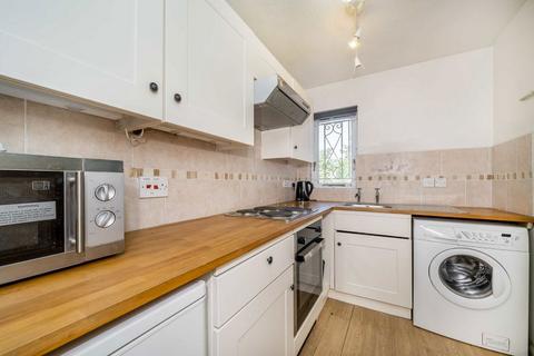Studio for sale, Chaucer Drive, London SE1