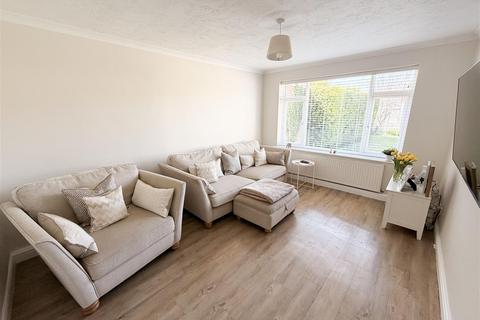 2 bedroom semi-detached house for sale, Yeomans Close, Farnborough GU14