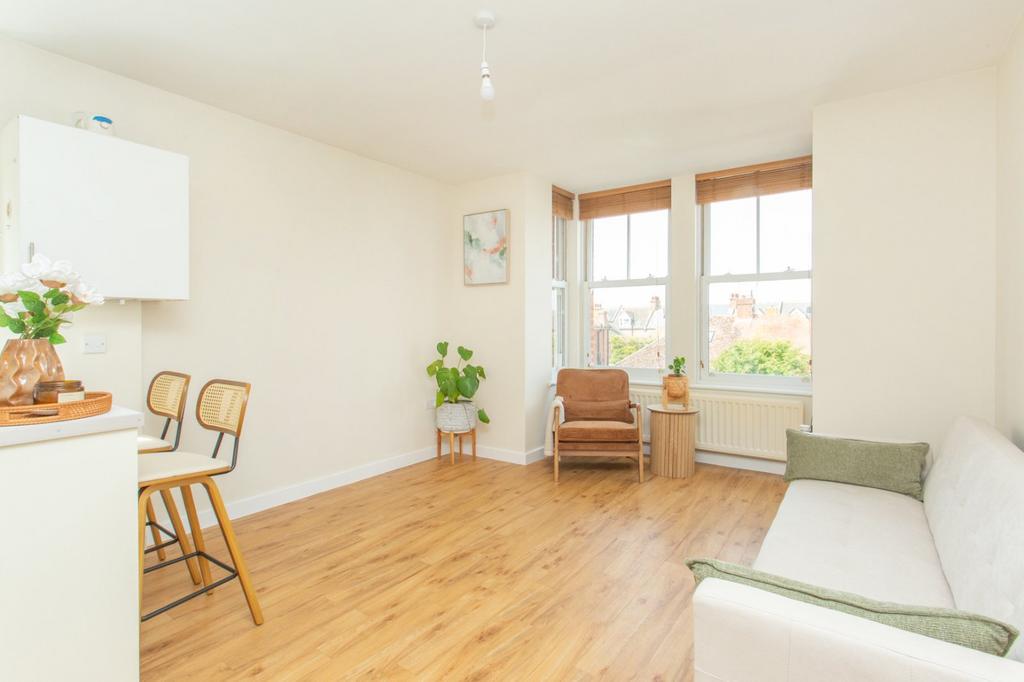 2 bedroom flat for sale