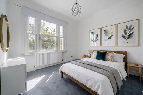 2 bedroom flat for sale, Cathnor Road, Shepherds Bush, London, W12
