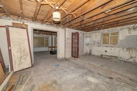 5 bedroom detached house for sale - View 3