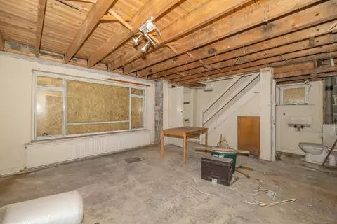 5 bedroom detached house for sale - View 5