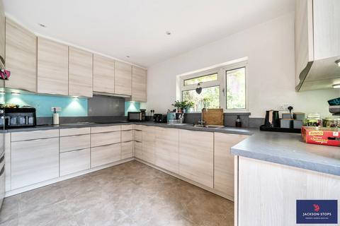 4 bedroom semi-detached house for sale, Station Road, Woburn Sands, Milton Keynes, Bedfordshire, MK17