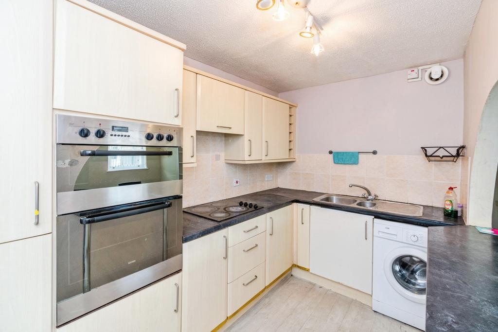 Apartment in Southampton - View 3