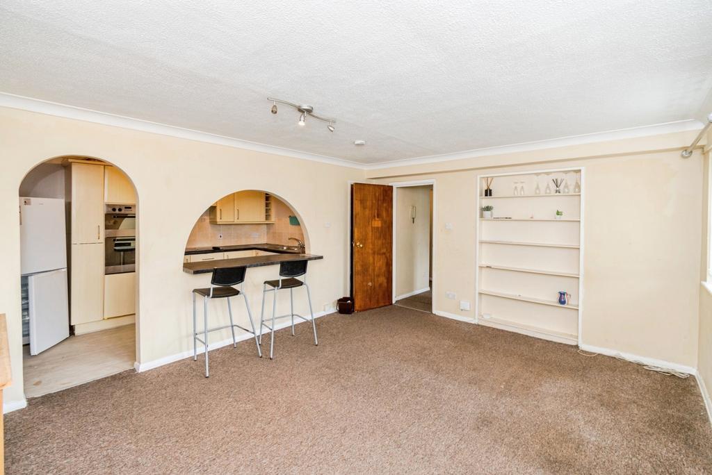 Apartment in Southampton - View 5