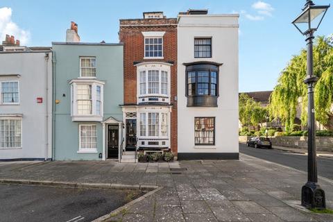 Terraced house - St. Thomas's Street, Hampshire PO1