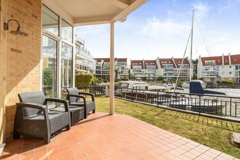 2 bedroom apartment for sale, Moriconium Quay, Lake Avenue, Poole
