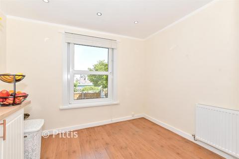 2 bedroom maisonette for sale, 63 Station Avenue, Sandown PO36