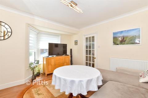 2 bedroom maisonette for sale, 63 Station Avenue, Sandown PO36