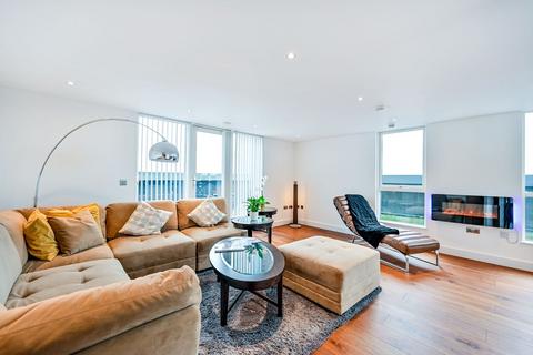 2 bedroom flat to rent, Railway Terrace, Slough, SL2