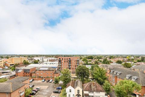 2 bedroom flat to rent, Railway Terrace, Slough, SL2