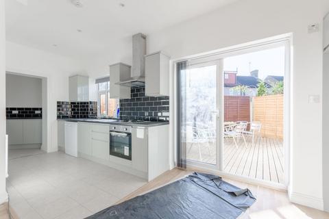 4 bedroom house to rent, Netherfield Gardens, Barking, Barking, IG11