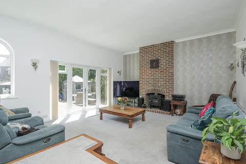 4 bedroom detached house for sale, Rosemary Gardens, Broadstairs, Kent, CT10