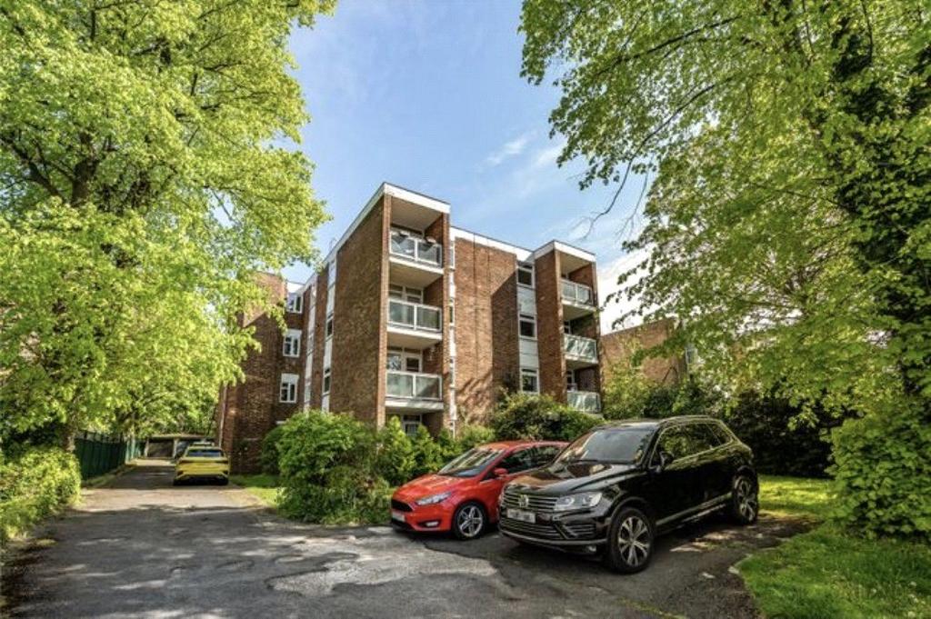 2 bedroom flat for sale