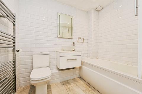 2 bedroom flat for sale, Albemarle Road, Beckenham, BR3