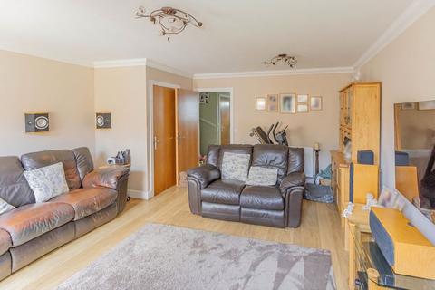 4 bedroom semi-detached house for sale, Avenue De Gien, Malmesbury, SN16
