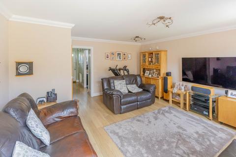 4 bedroom semi-detached house for sale, Avenue De Gien, Malmesbury, SN16