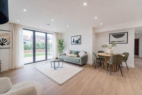2 bedroom flat for sale, Sale Point, Sale, M33