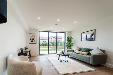 2 bedroom flat for sale, Sale Point, Sale, M33