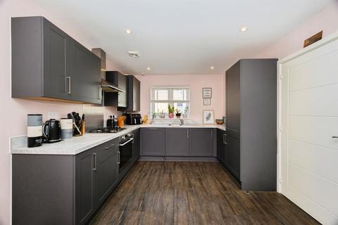 3 bedroom terraced house for sale, Housemartin Road, Finberry, Ashford