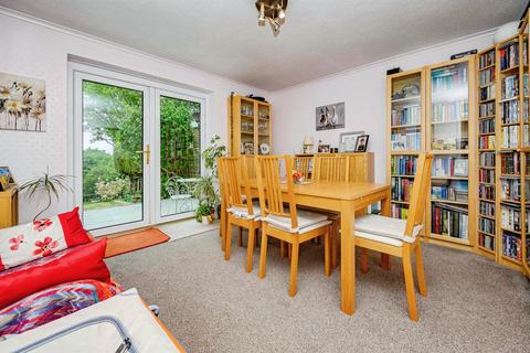 3 bedroom semi-detached house for sale, Caernarvon Close, Hemel Hempstead