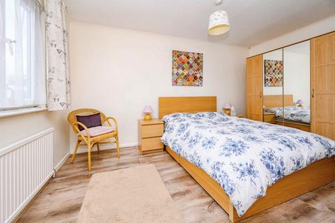 3 bedroom semi-detached house for sale, Caernarvon Close, Hemel Hempstead