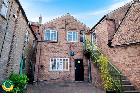 2 bedroom flat for sale, Castlegate, Tickhill, Doncaster