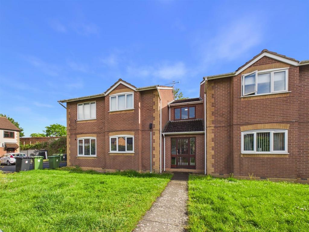 St Philips Drive, Evesham 1 bed flat to rent - £775 pcm (£179 pw)