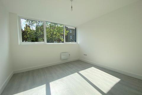 2 bedroom ground floor flat for sale, Yarmouth Way, Great Yarmouth