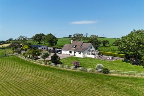 5 bedroom property with land for sale, Millin Brook