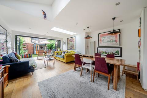 4 bedroom terraced house for sale, Hichisson Road, London